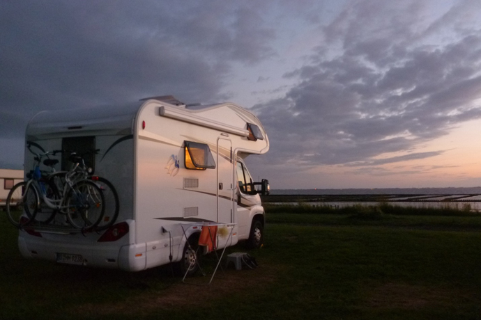 Can You Make Money While Travelling in Your RV?